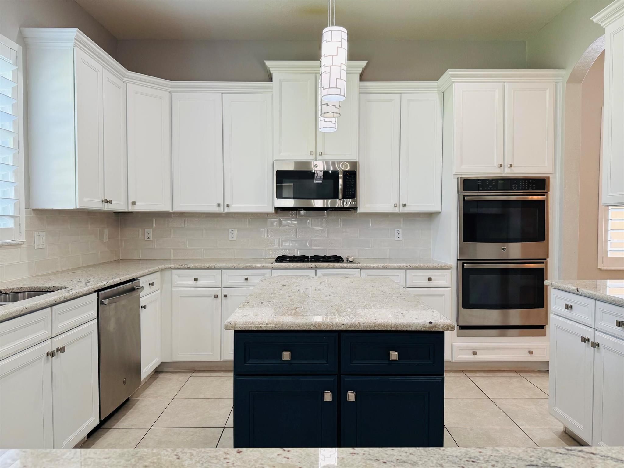 DEBUYS - Residential Lease