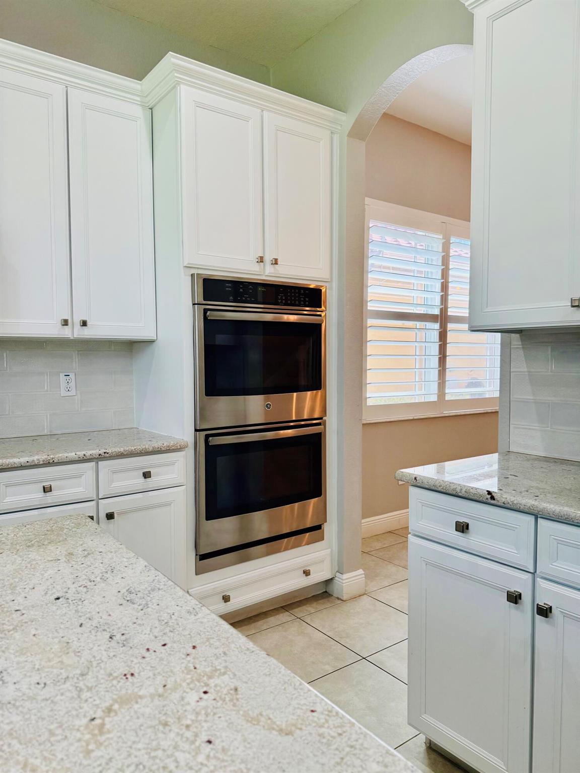 DEBUYS - Residential Lease