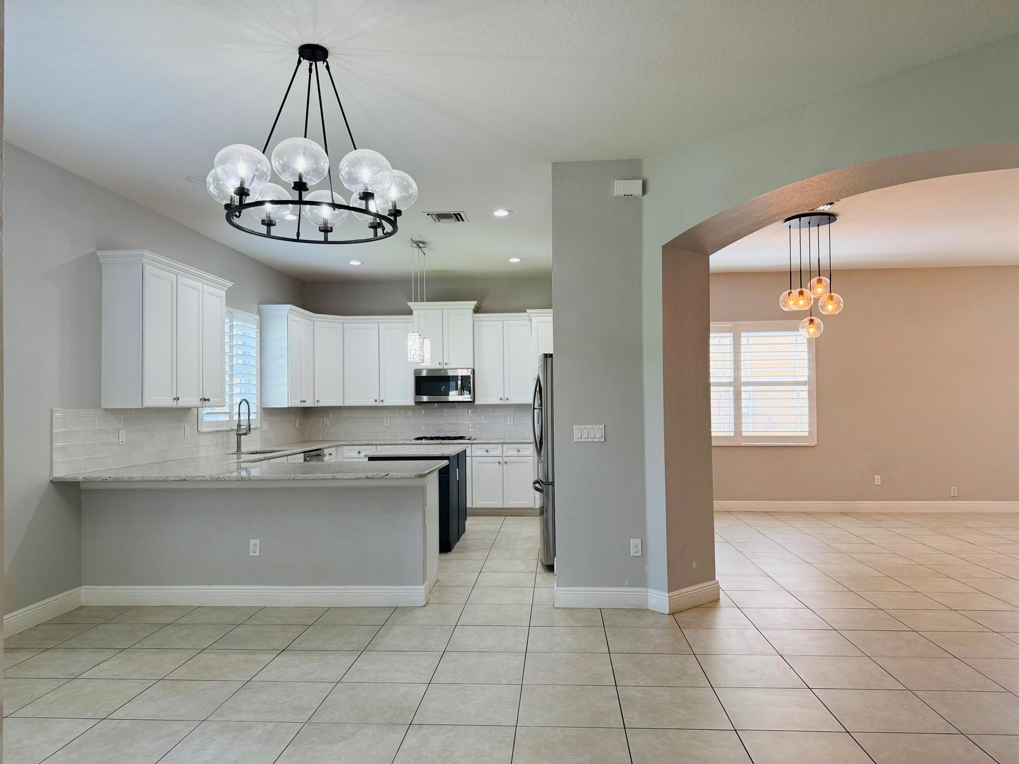 DEBUYS - Residential Lease