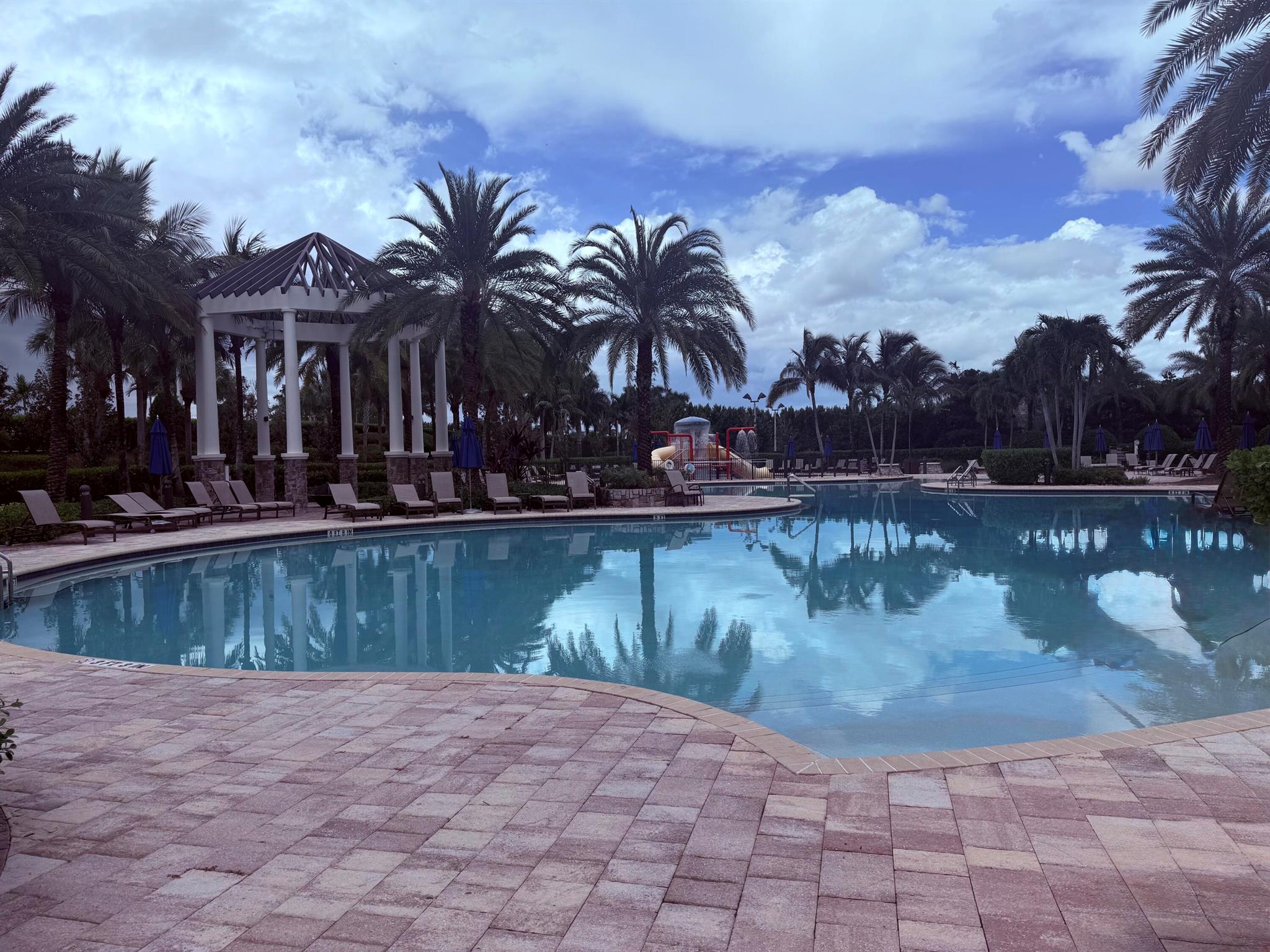 DEBUYS - Residential Lease