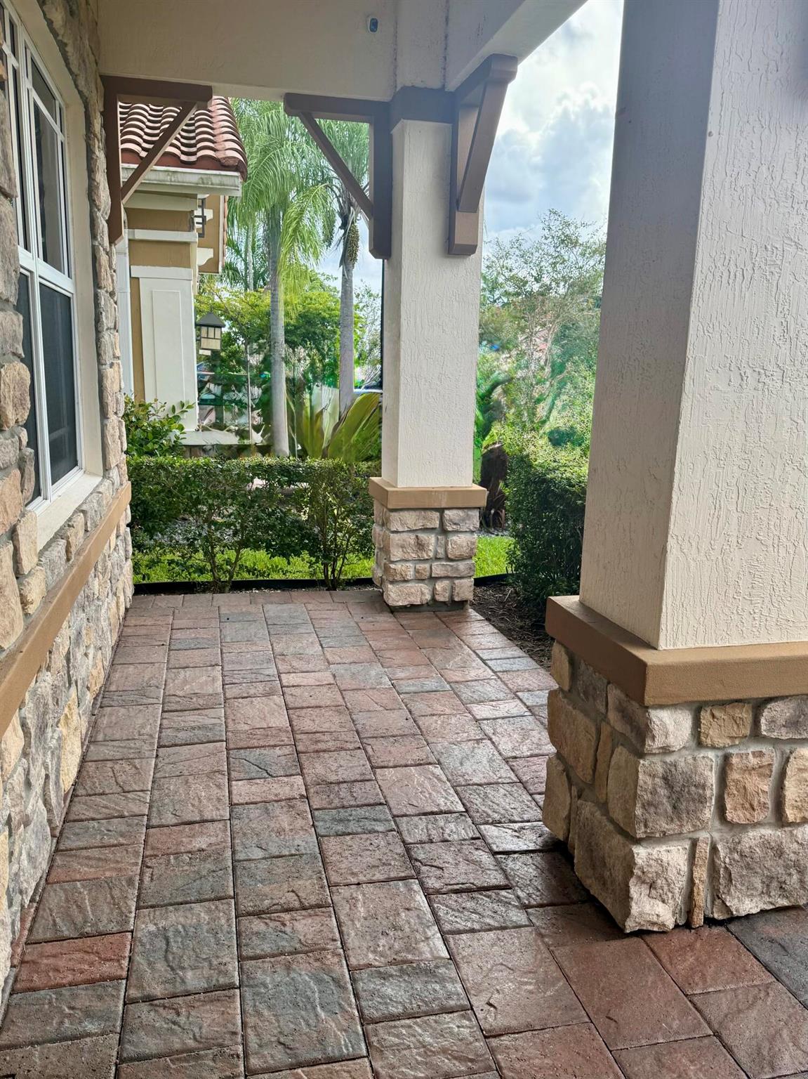 DEBUYS - Residential Lease