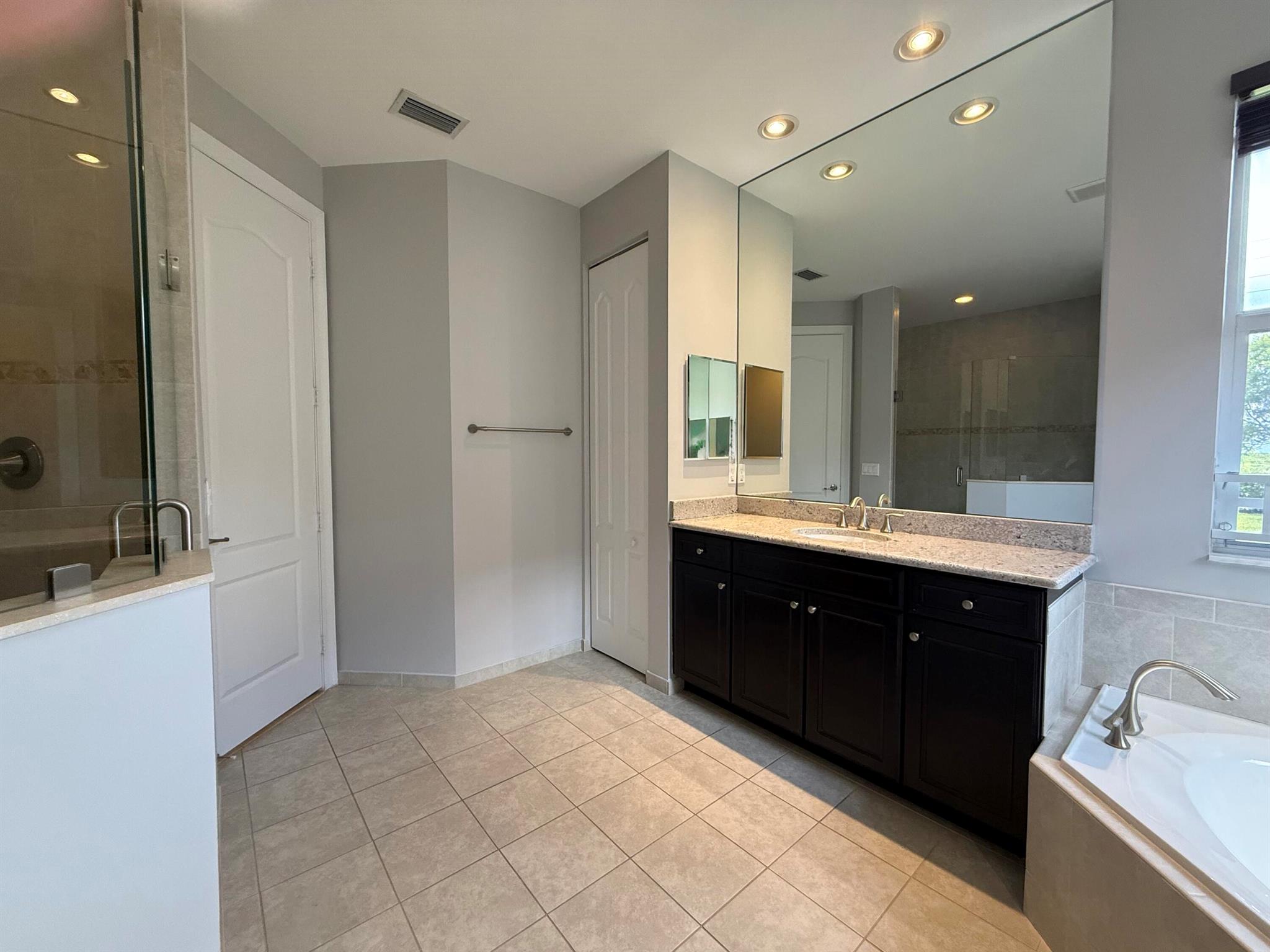 DEBUYS - Residential Lease