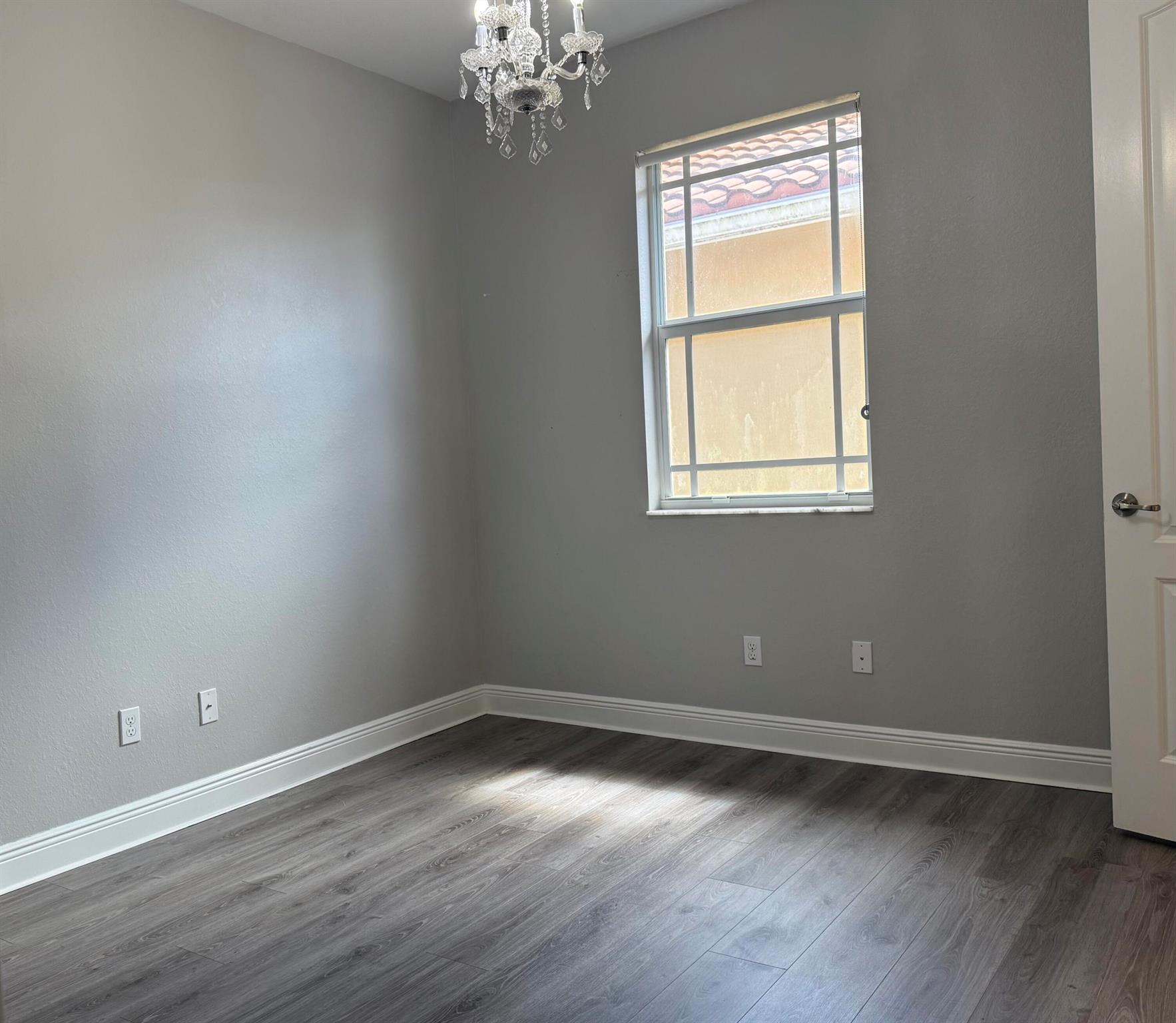 DEBUYS - Residential Lease