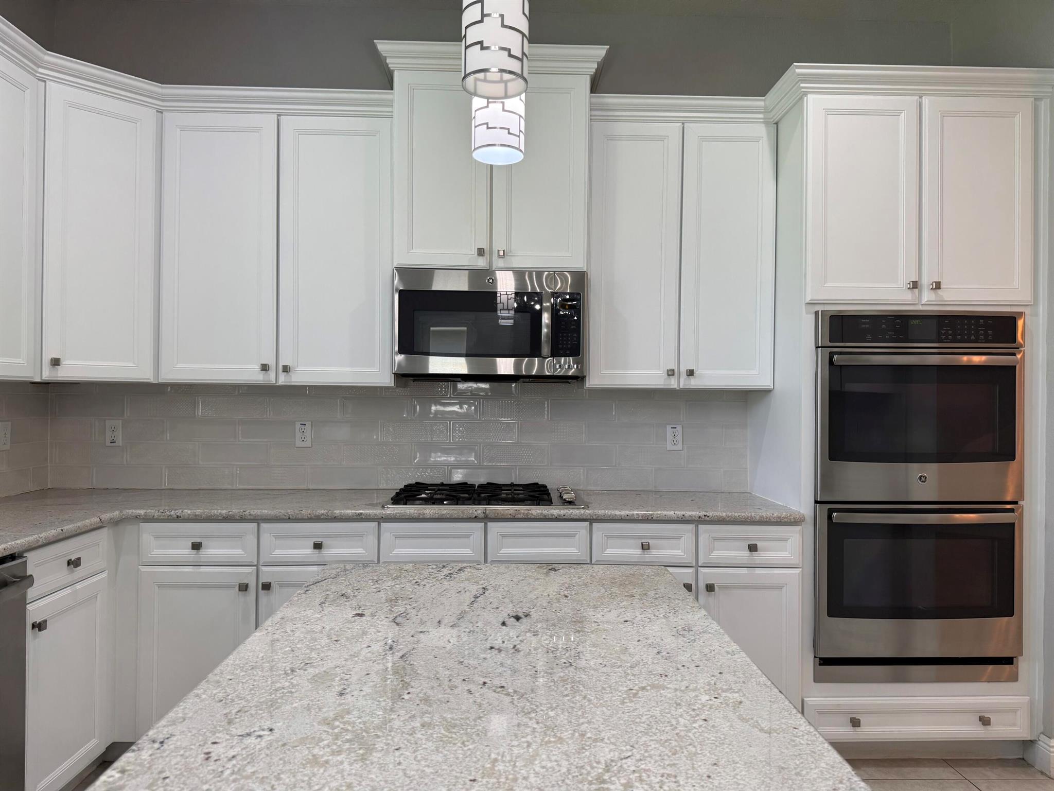 DEBUYS - Residential Lease