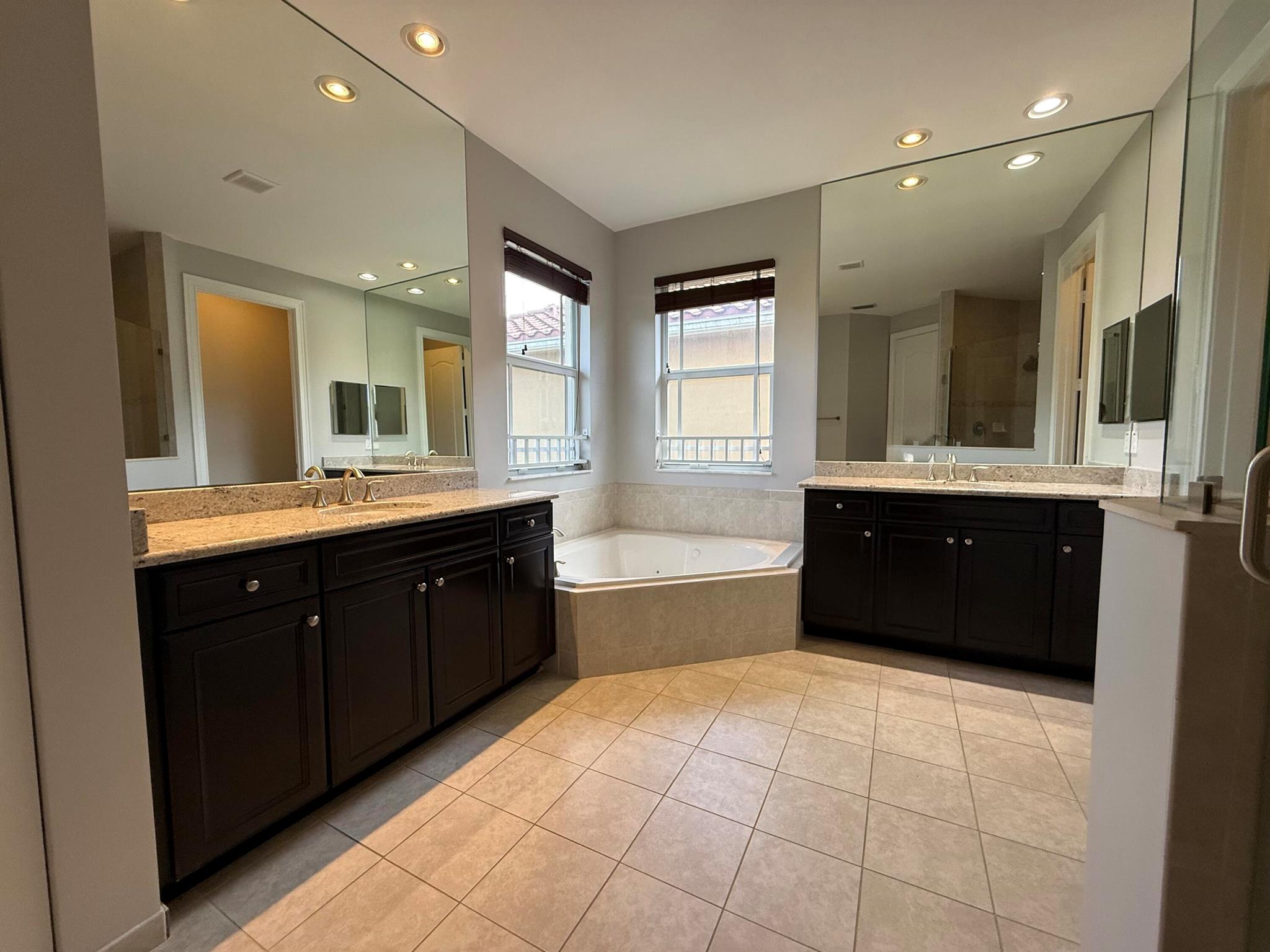 DEBUYS - Residential Lease