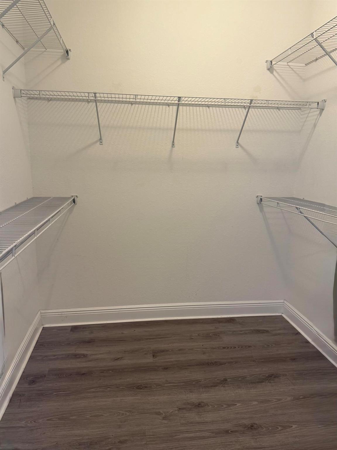 DEBUYS - Residential Lease