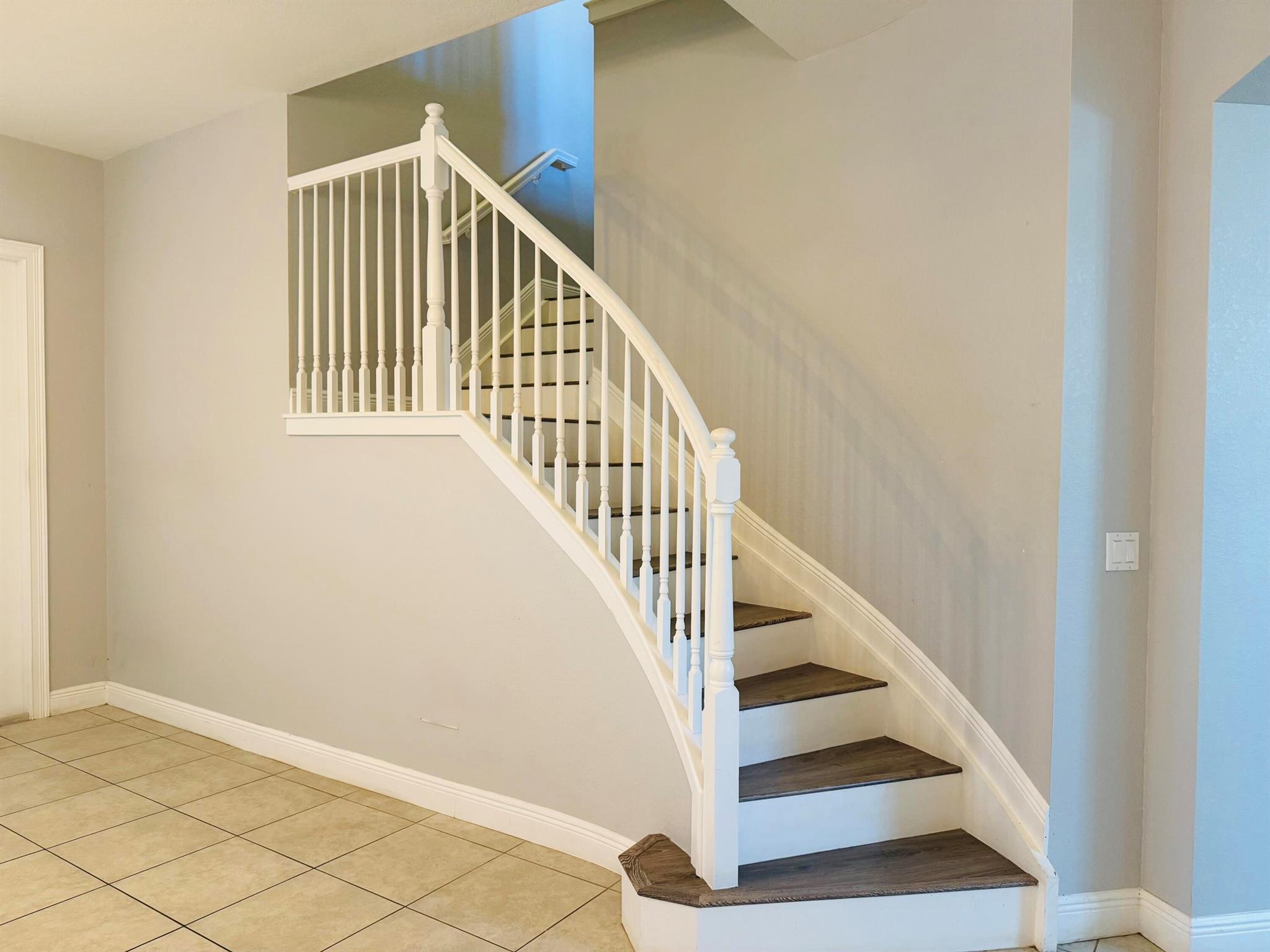 DEBUYS - Residential Lease