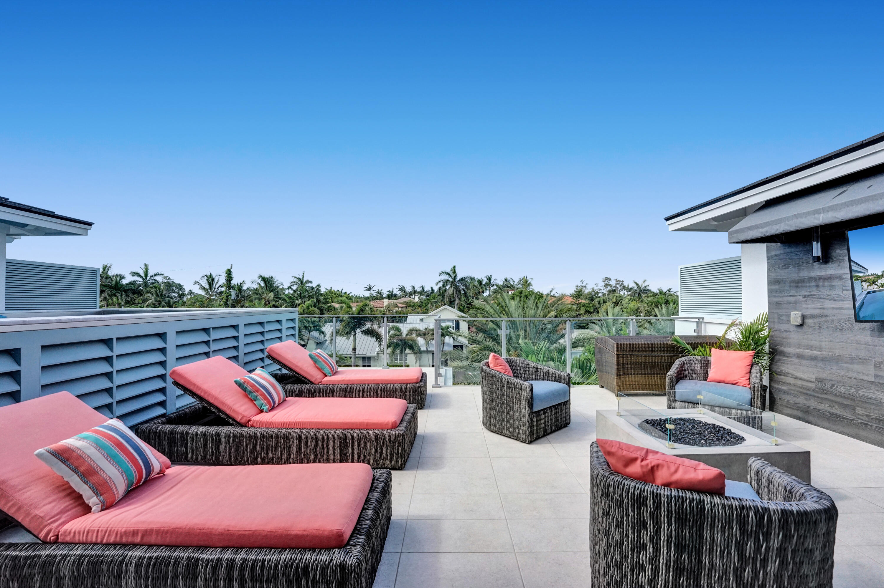 SEAGATE VILLAS - Residential