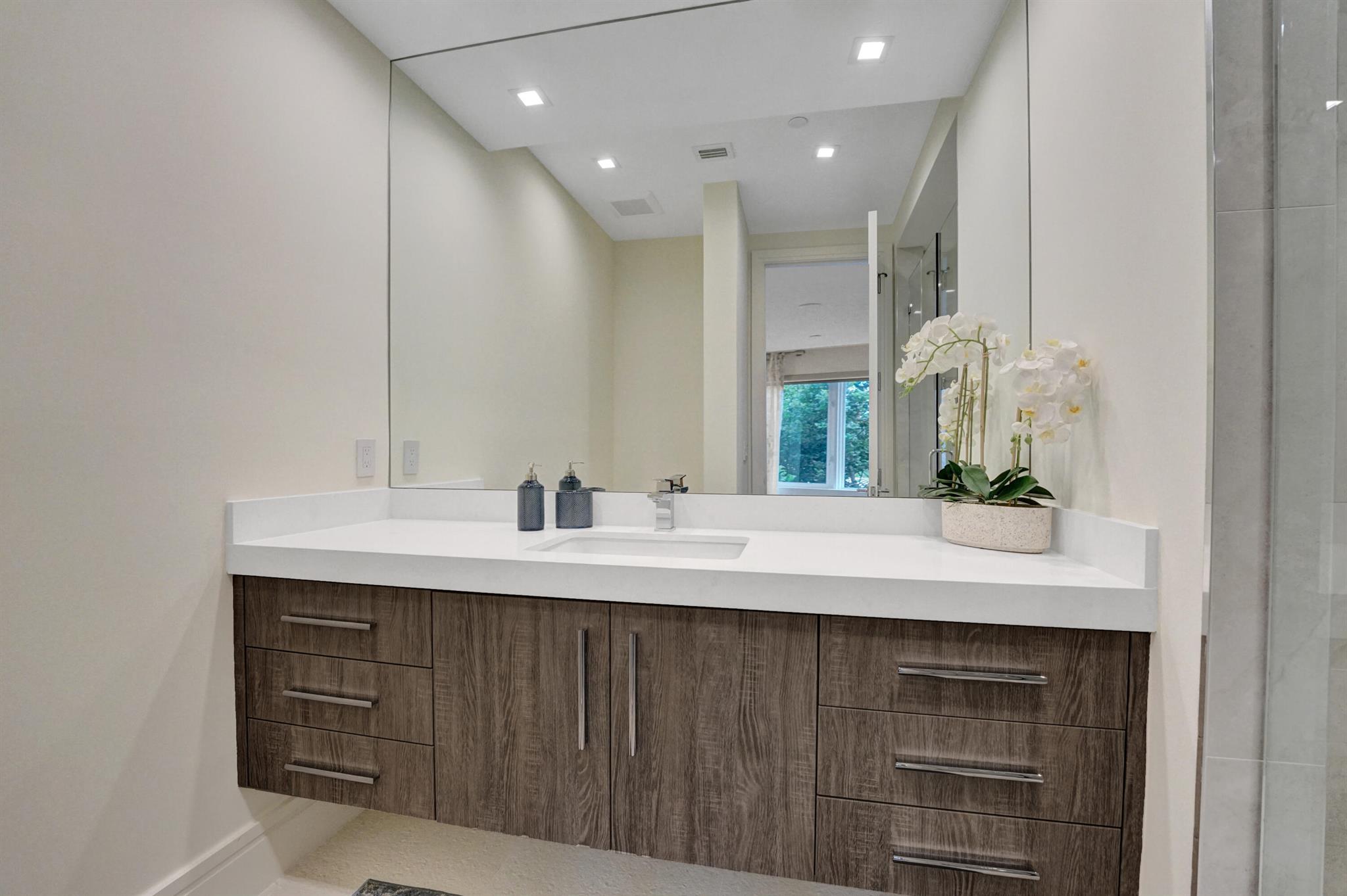 SEAGATE VILLAS - Residential