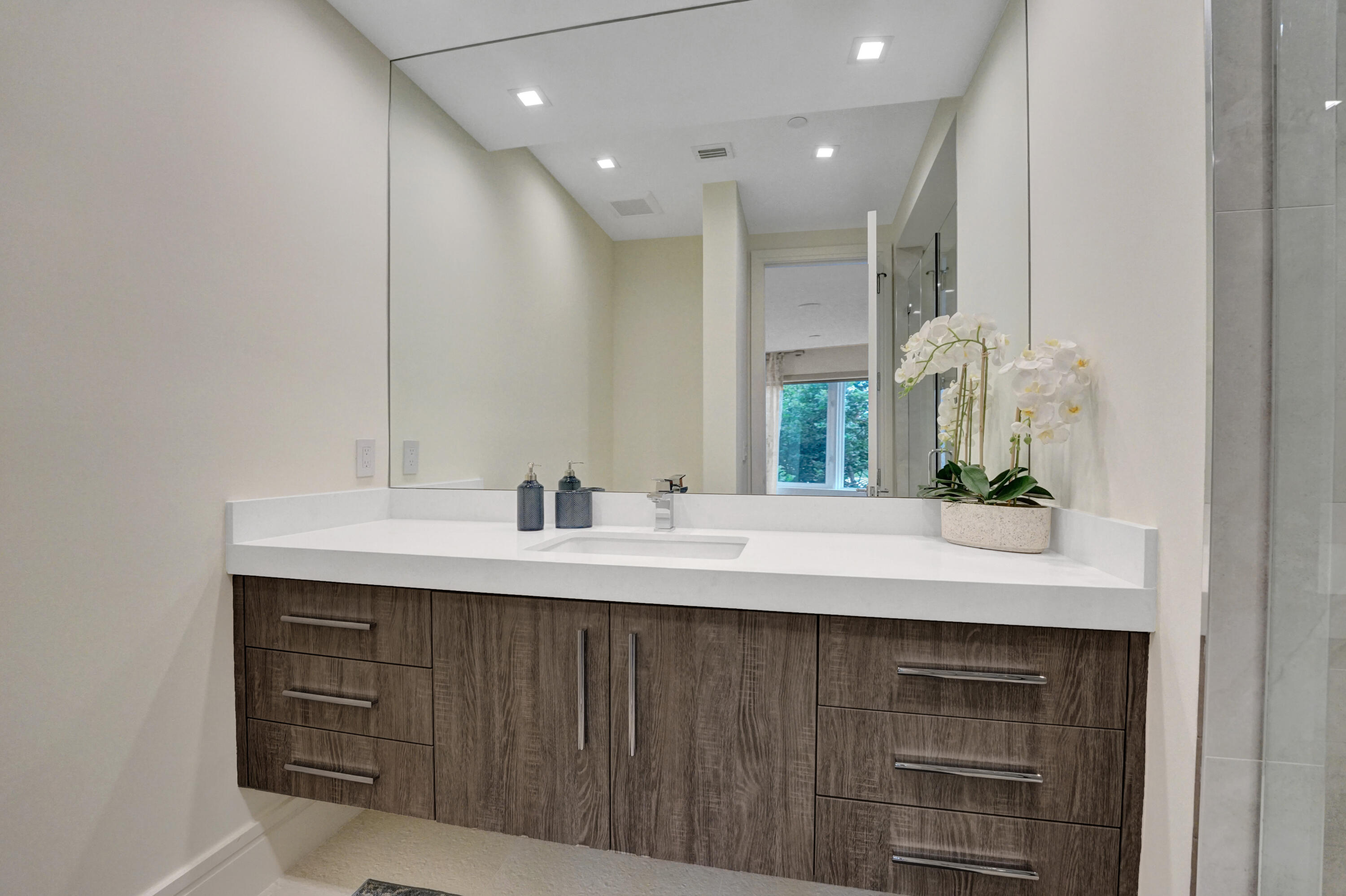 SEAGATE VILLAS - Residential