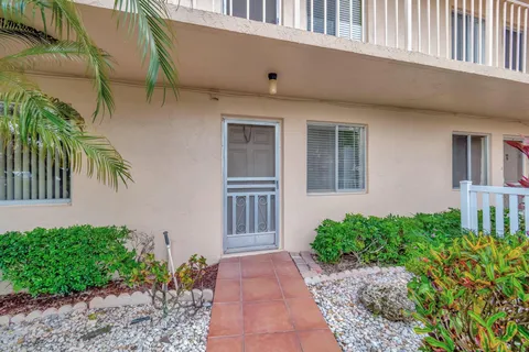 6795 Huntington Lane Unit 107, Delray Beach, FL MLS: R10980837