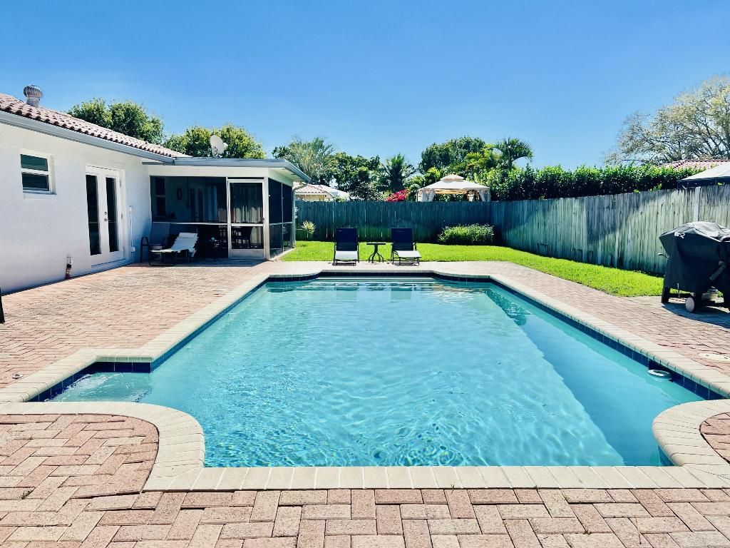 Photo of 3289 NW 25th Way, Boca Raton, FL 33434 (MLS # R11066964)