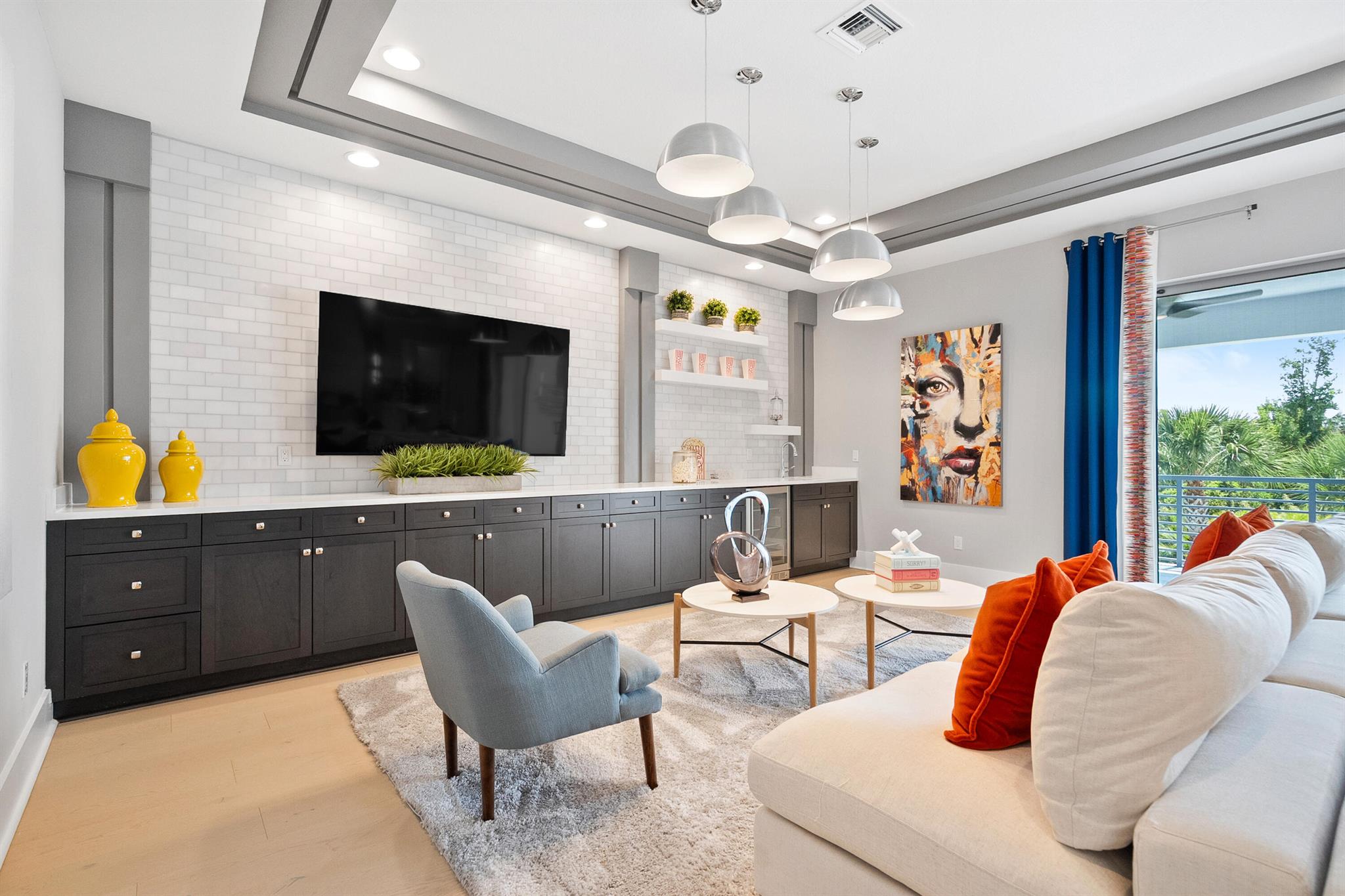 ALTON NEIGHBORHOOD - Residential