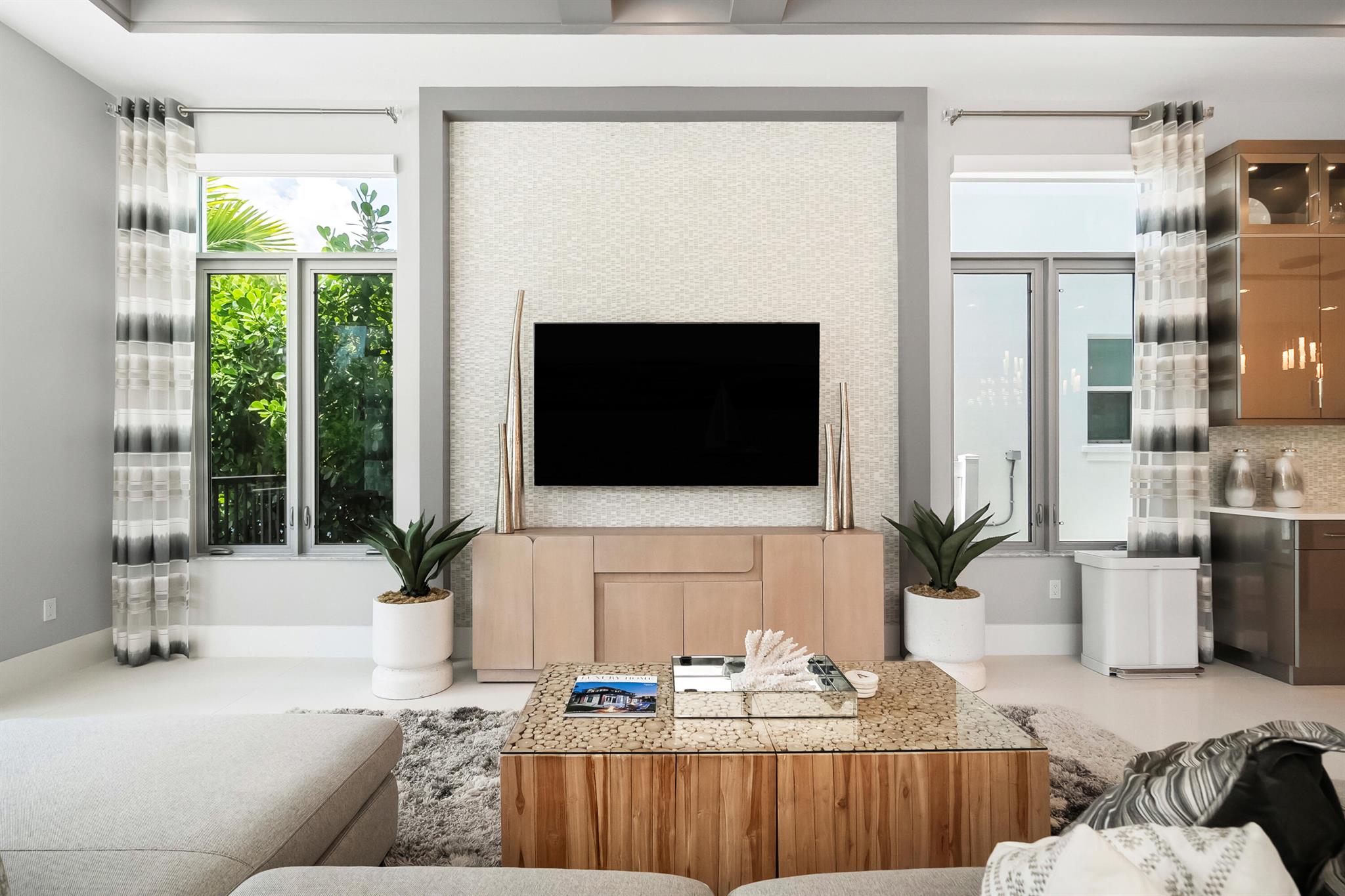 ALTON NEIGHBORHOOD - Residential