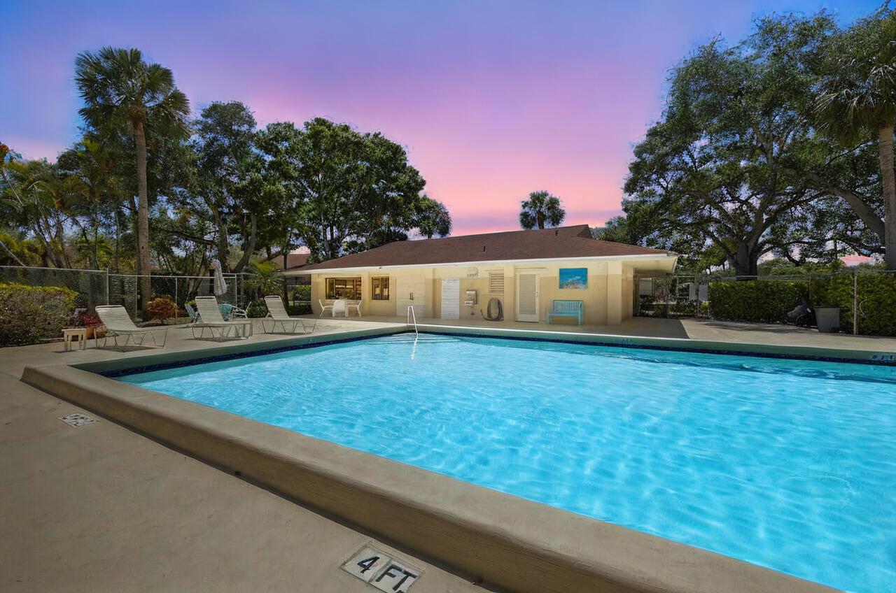 CHASEWOOD OF JUPITER COND - Residential