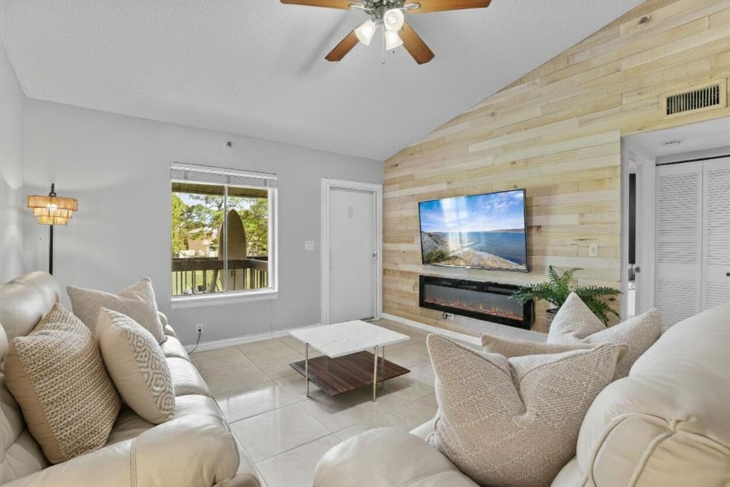 Photo of 6271 Chasewood Drive #G, Jupiter, FL 33458 (MLS # R11146563)