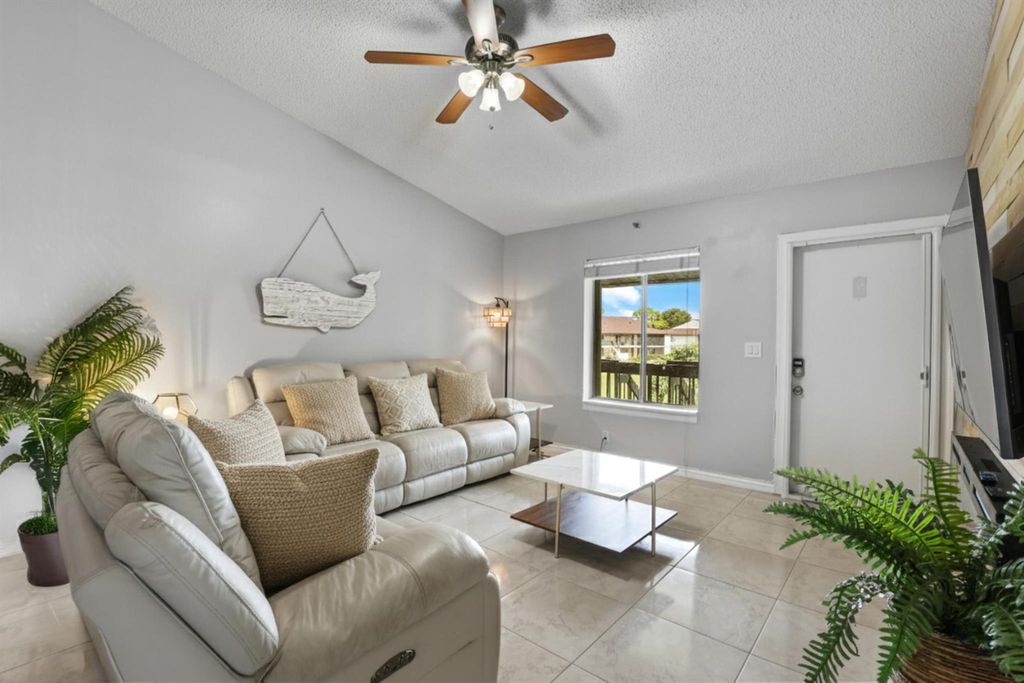 Photo of 6271 Chasewood Drive #G, Jupiter, FL 33458 (MLS # R11146563)