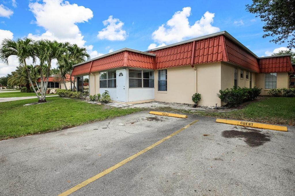 Photo of 714 Nantucket Circle #B, Lake Worth, FL 33467 (MLS # R11169739)