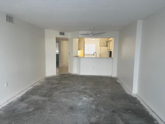 TRENT CONDOMINIUM E - Residential