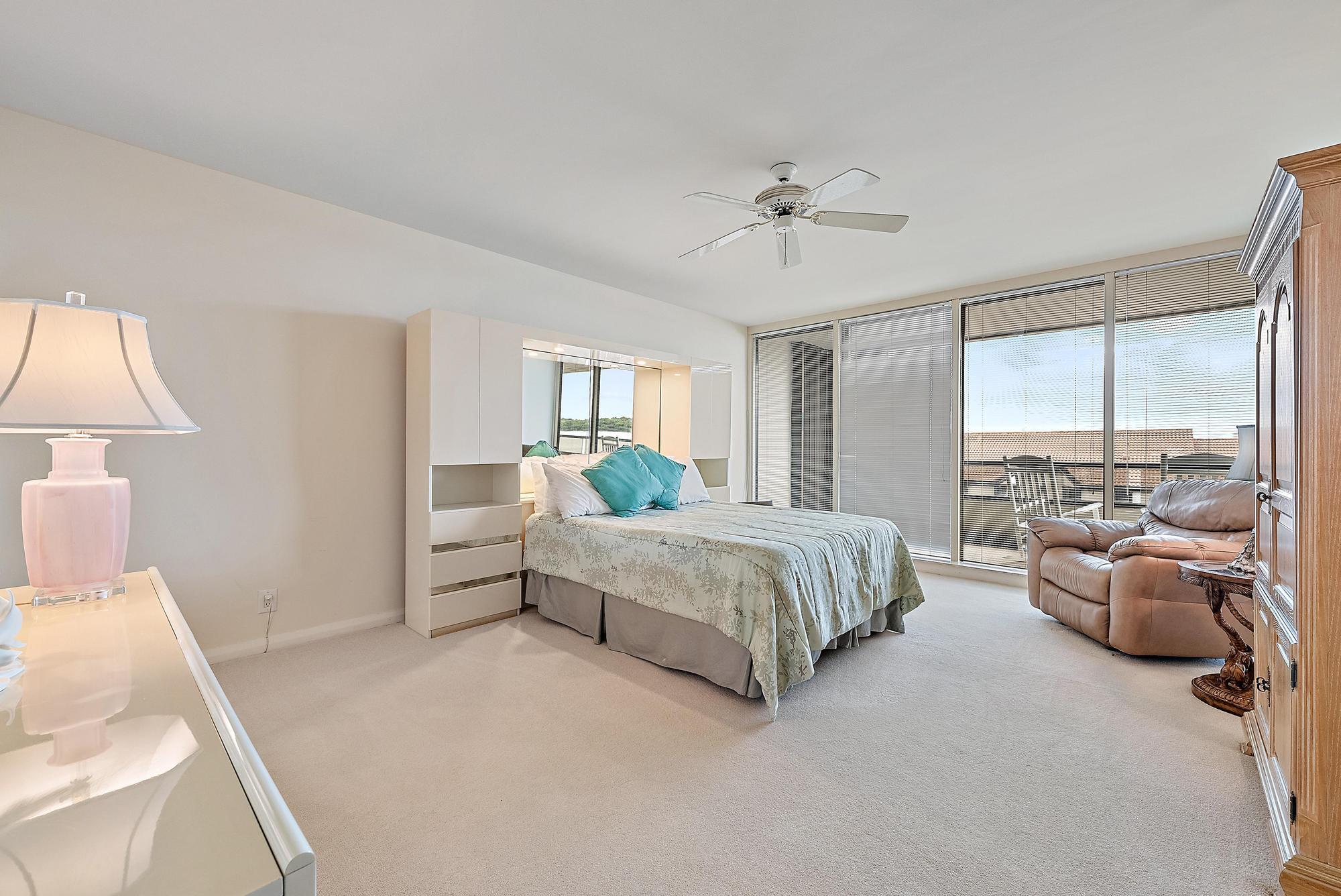 OLD PORT COVE LAKE POINT TOWER CONDO - Residential