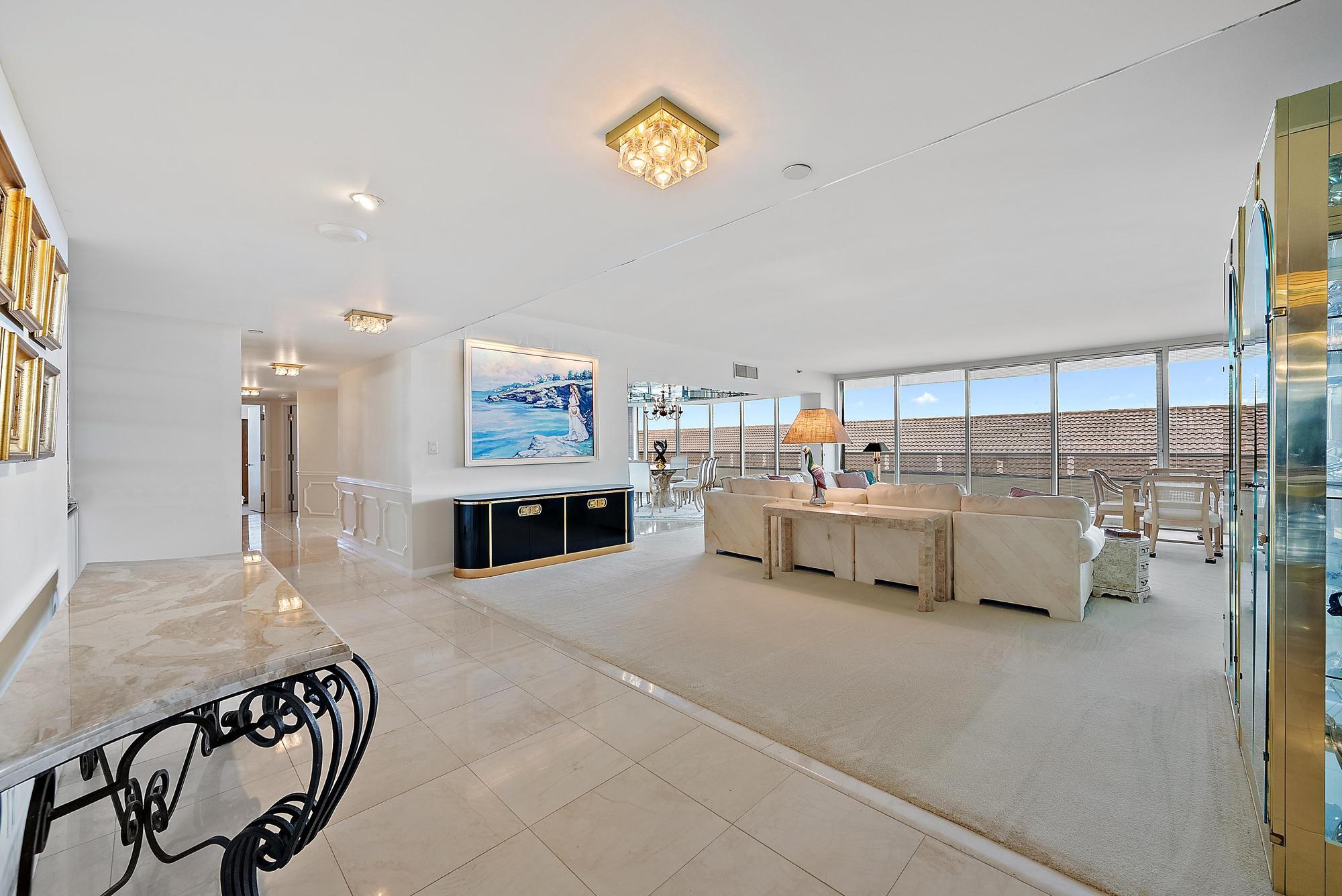 OLD PORT COVE LAKE POINT TOWER CONDO - Residential