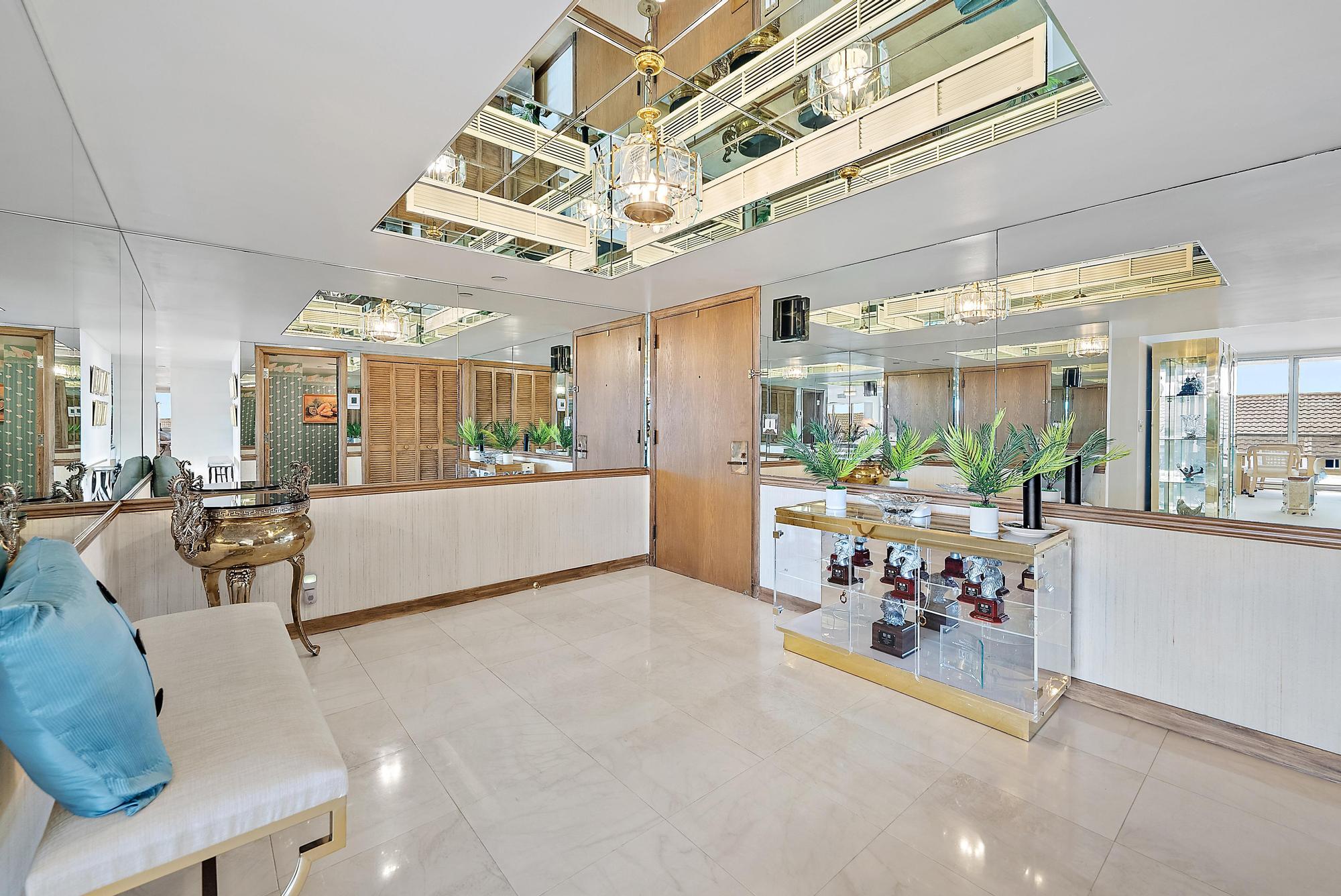 OLD PORT COVE LAKE POINT TOWER CONDO - Residential