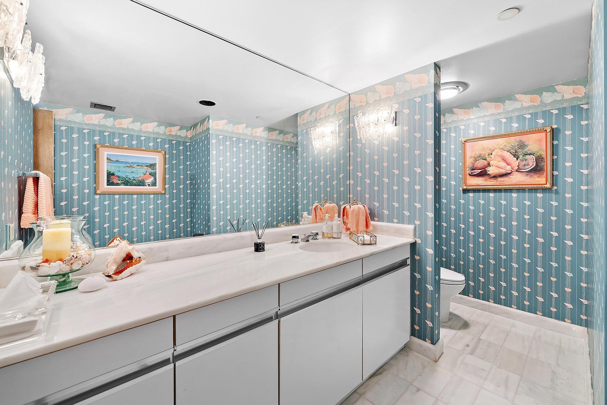 OLD PORT COVE LAKE POINT TOWER CONDO - Residential