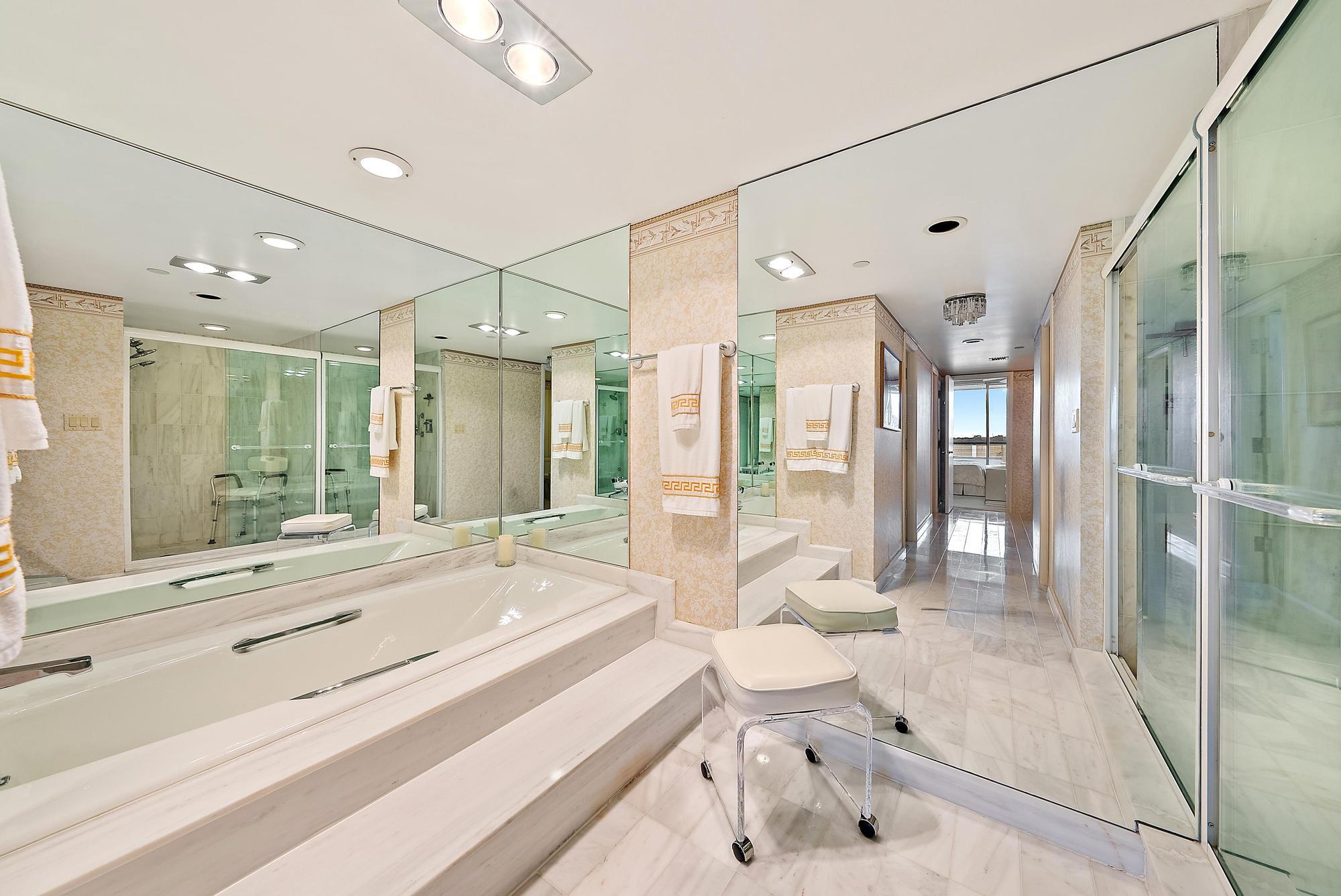 OLD PORT COVE LAKE POINT TOWER CONDO - Residential