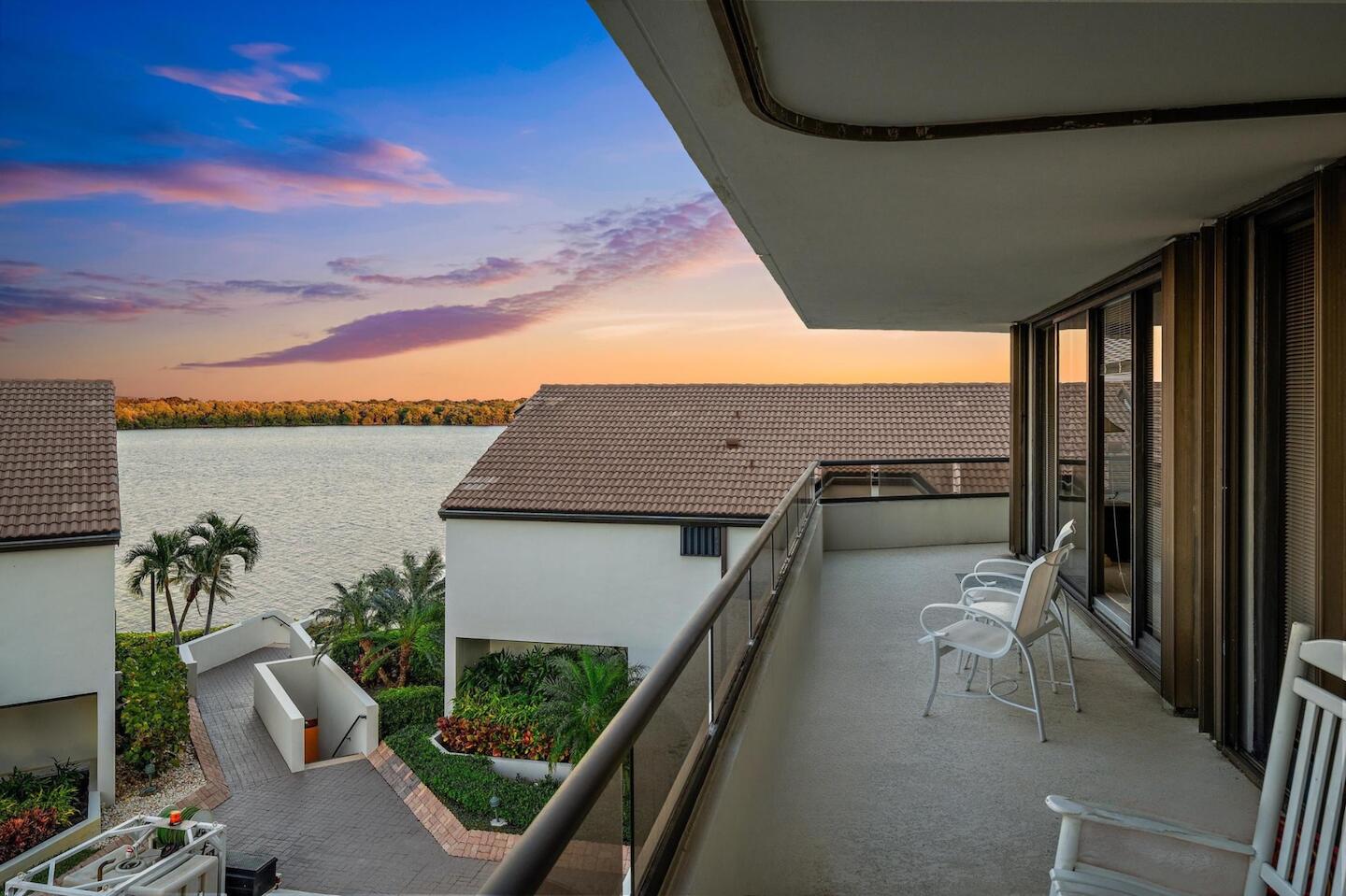 OLD PORT COVE LAKE POINT TOWER CONDO - Residential