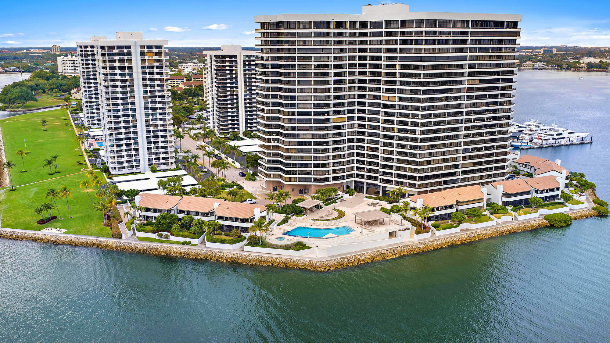 OLD PORT COVE LAKE POINT TOWER CONDO - Residential