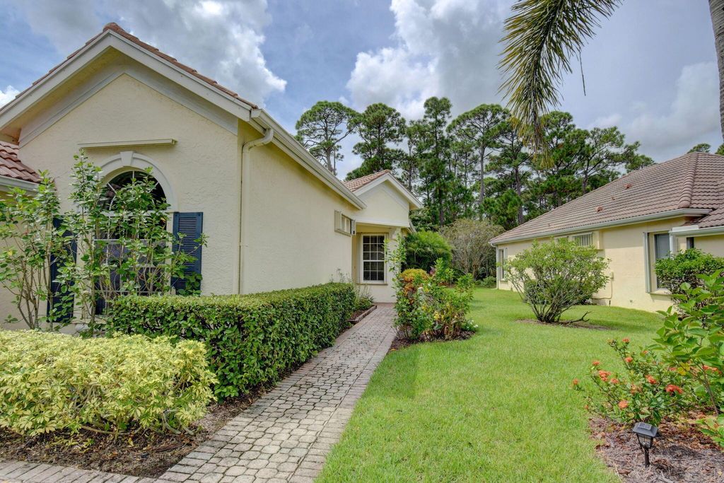 Photo of 814 SW St Andrews Cove, Port Saint Lucie, FL 34986 (MLS # R10922745)