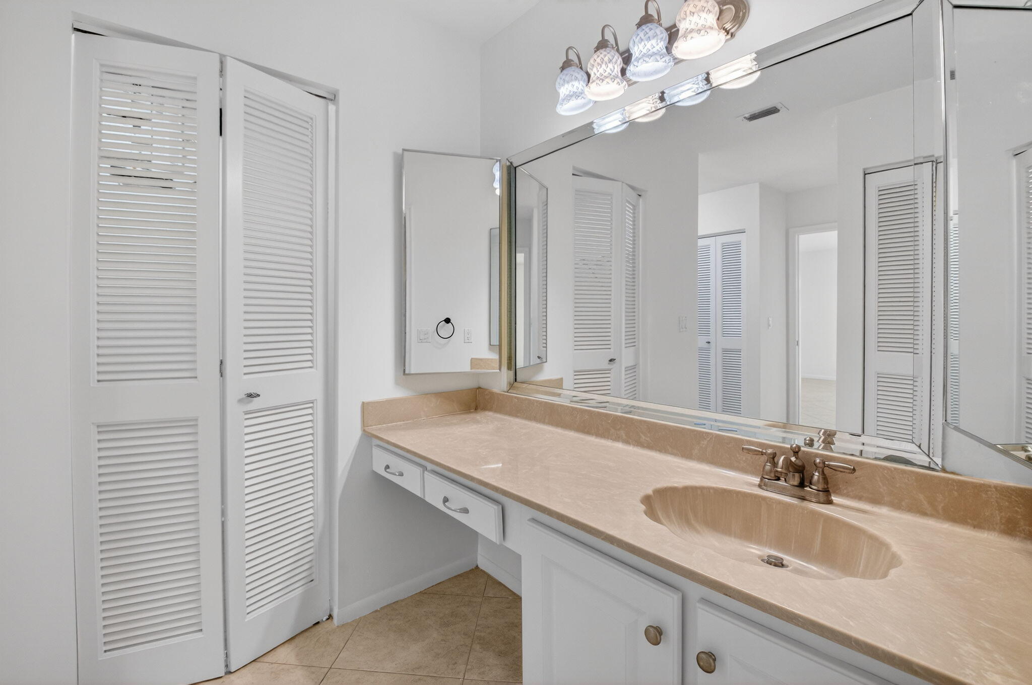 HORIZONS OF BOCA LAGO - Residential