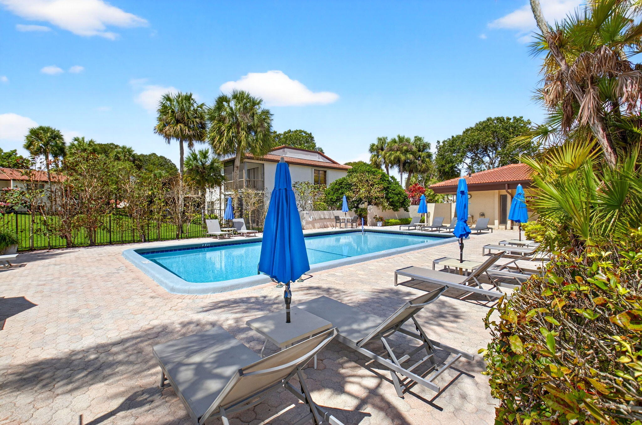 HORIZONS OF BOCA LAGO - Residential