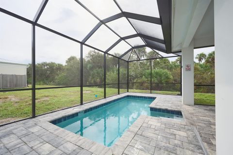 A home in Hutchinson Island