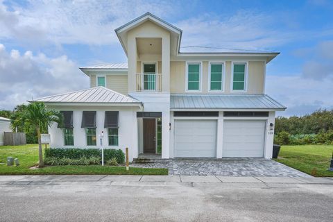 A home in Hutchinson Island