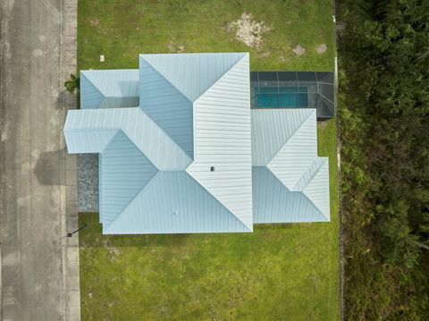 A home in Hutchinson Island