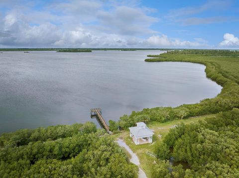 A home in Hutchinson Island