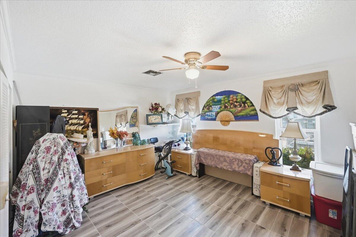 TWIN LAKES SOUTH & TOWN VILLAS CONDO - Residential