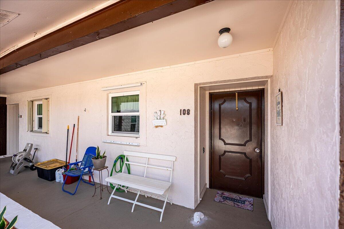 TWIN LAKES SOUTH & TOWN VILLAS CONDO - Residential