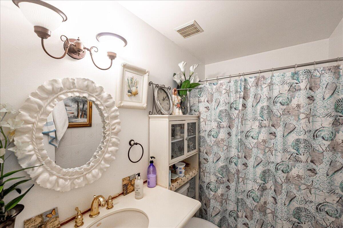 TWIN LAKES SOUTH & TOWN VILLAS CONDO - Residential