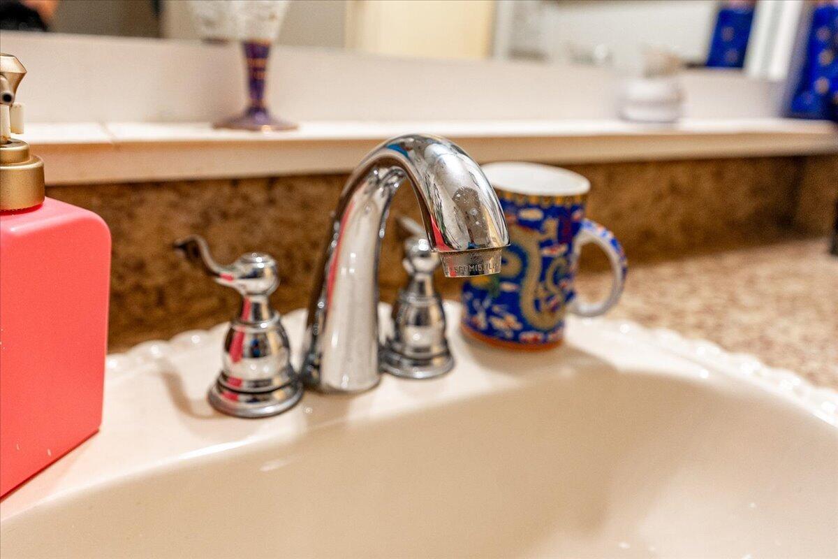 TWIN LAKES SOUTH & TOWN VILLAS CONDO - Residential