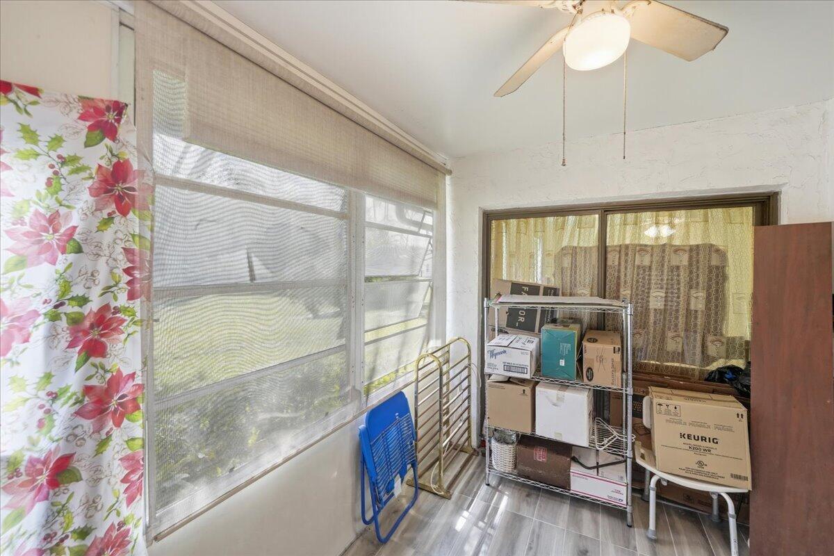 TWIN LAKES SOUTH & TOWN VILLAS CONDO - Residential