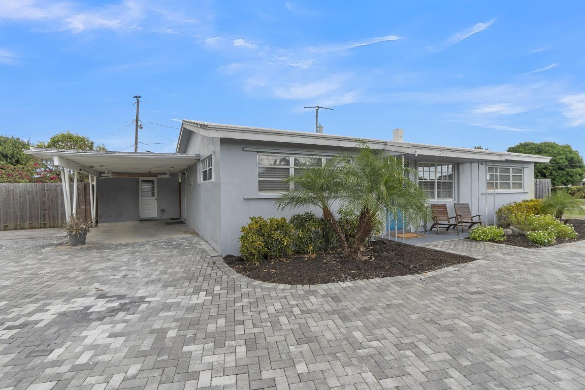 2445 Edgewater Drive