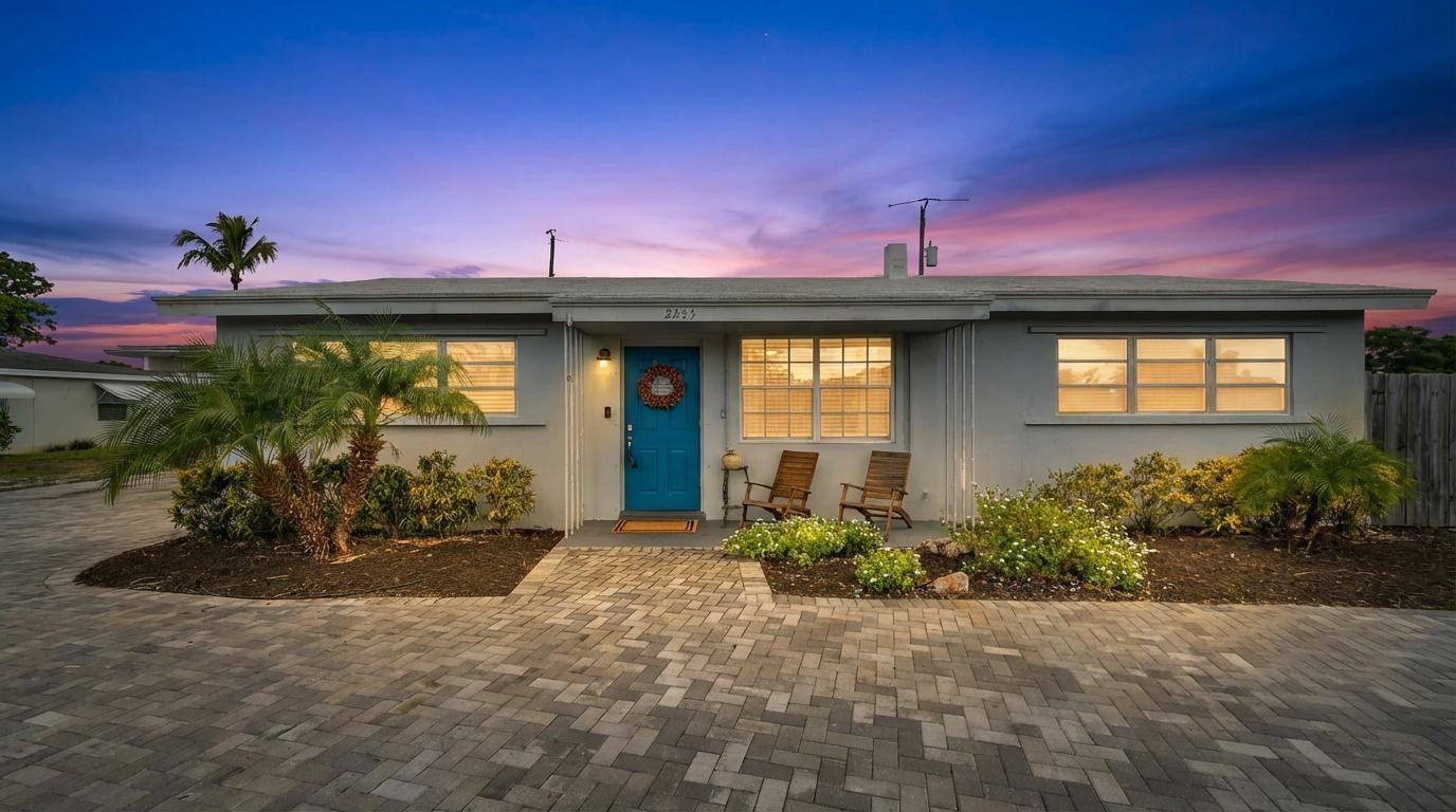 2445 Edgewater Drive