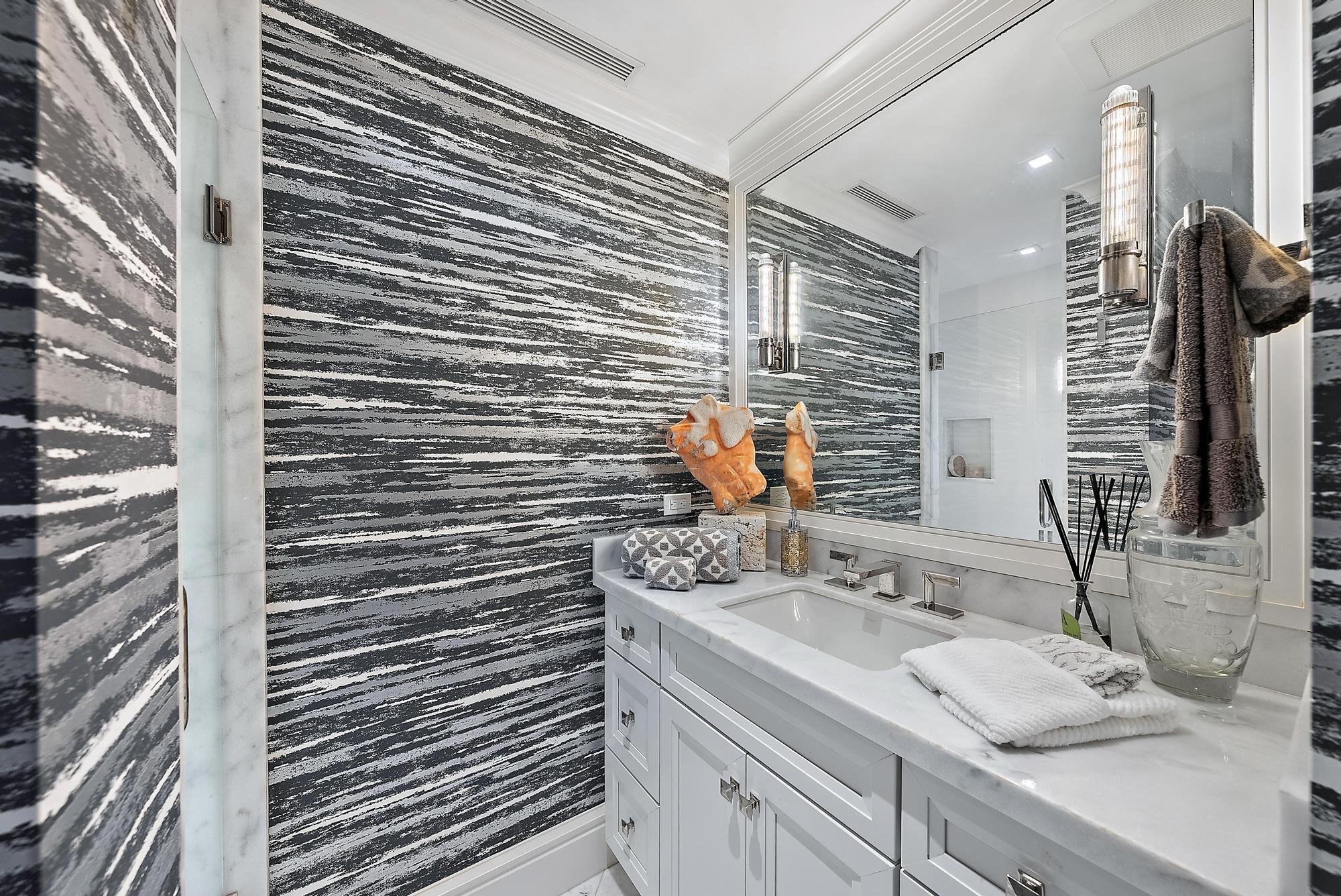 TWENTY FIVE HUNDRED SOUTH - Residential