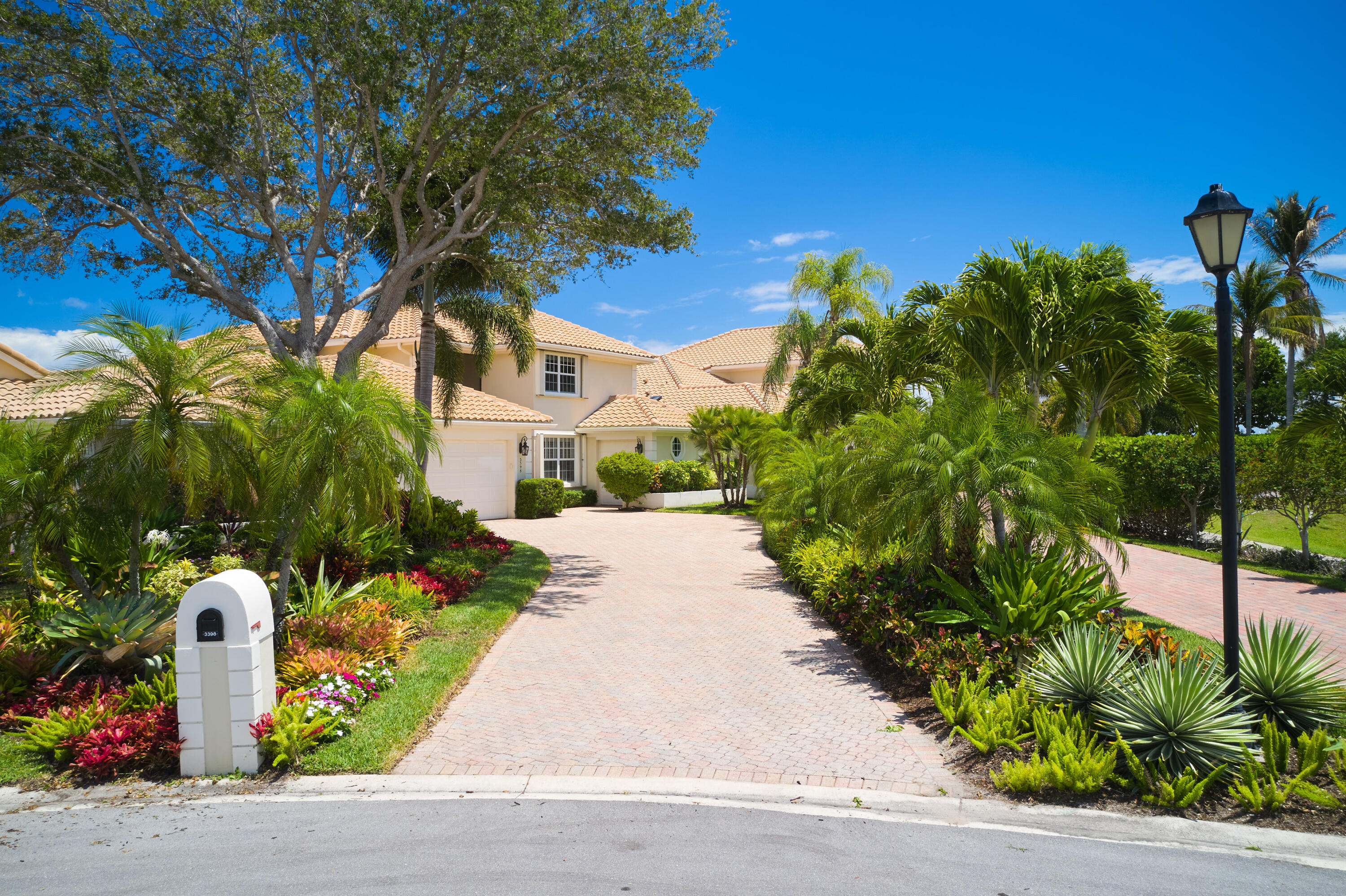 Southern Cay at Jonathans Landing - Residential