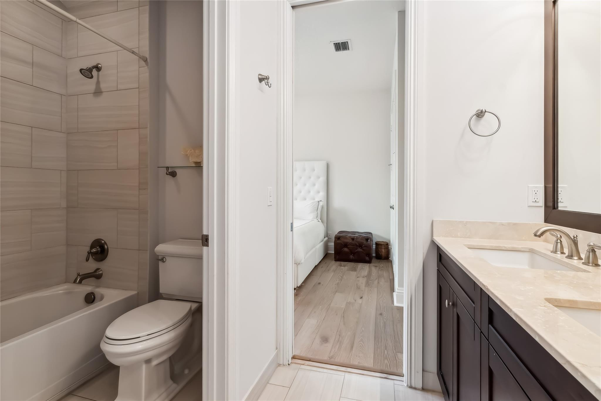 HUNTERS CHASE OF PALM BEA - Residential Lease