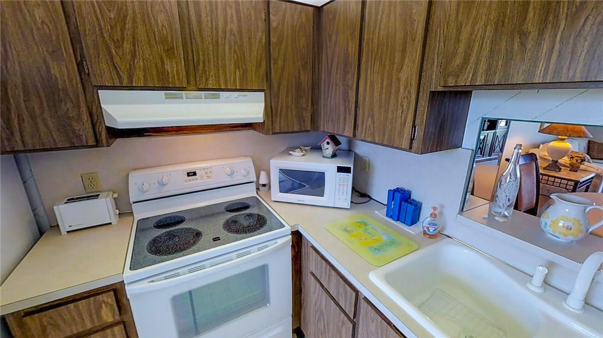 MEADOWBROOK LAKES VIEW - Residential Lease