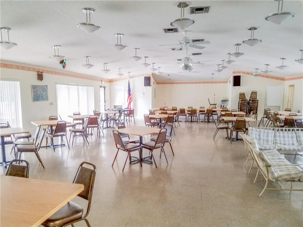 MEADOWBROOK LAKES VIEW - Residential Lease