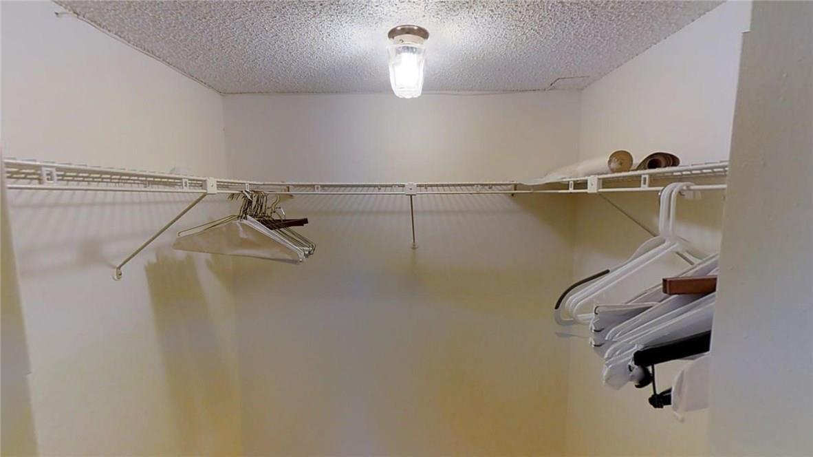 MEADOWBROOK LAKES VIEW - Residential Lease